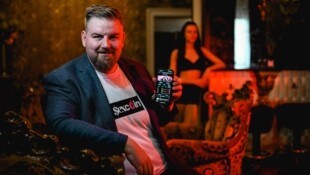 Durch Auftritte in verschiedenen ATV-Sendungen hat der sympathische Welser längst Kultstatus ...