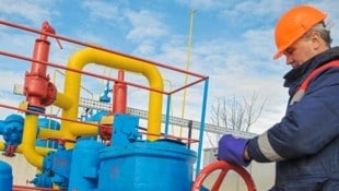 Wegen des Auslaufens der entsprechenden Verträge stoppt der ukrainische Präsident Zelenskij mit ...