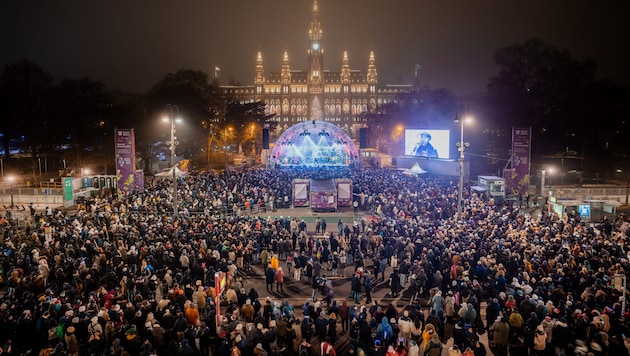 The New Year's Eve Trail, which has been visited by around 800,000 (!) revellers in previous years and again this year, was once again held under particularly high security measures. (Bild: stadt wien marketing, Christian Kremser)