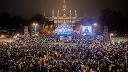 Der Silvesterpfad, der in vergangenen Jahren und auch diesmal wieder von rund 800.000 (!) Feiernden besucht wurde, fand einmal mehr unter besonders hohen Sicherheitsmaßnahmen statt. (Bild: stadt wien marketing, Christian Kremser)