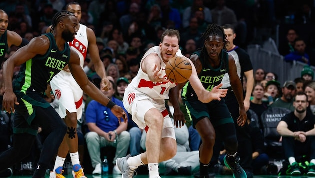 Für Jakob Pöltl und (2. v. re.) und die Toronot Raptors gab‘s nichts zu holen. (Bild: AP/2024 Getty Images)