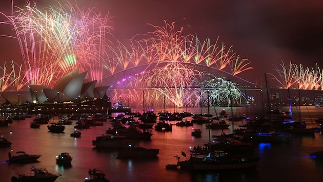 The Australians were one of the first nations in the world to welcome in the New Year 2025 with a spectacular fireworks display in Sydney. (Bild: AFP )