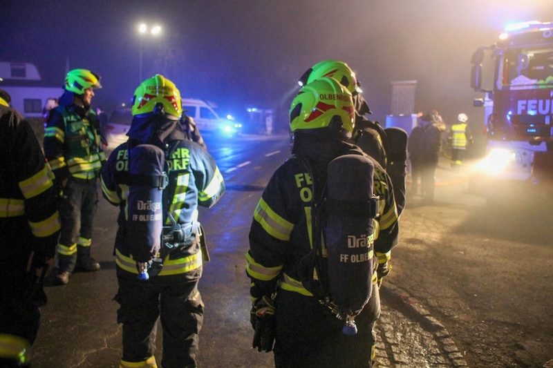 84 Helfer waren bei dem Vollbrand im Einsatz. (Bild: Alexander Flaschberger | BFKDO Oberwart)