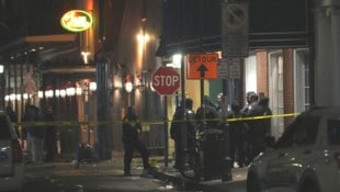 Weder die alten noch die neuen Poller hätten die tödliche Attacke am Neujahrstag in New Orleans verhindern können. Das geht jetzt aus einer technischen Analyse hervor. (Bild: APA/Associated Press)