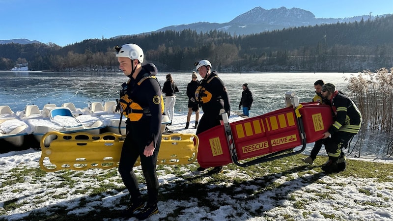 Die Wasserretter hatten sich auf einen heiklen Einsatz eingestellt. (Bild: zoom.tirol)