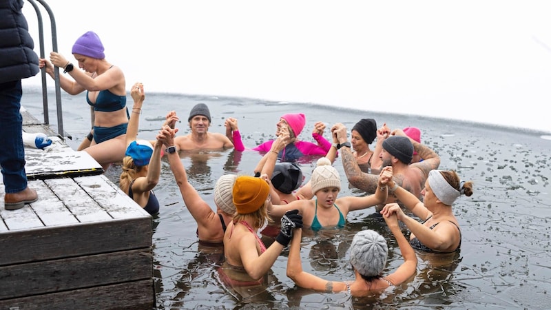 Denn geht es ab ins eiskalte Wasser. (Bild: Urbantschitsch Mario)