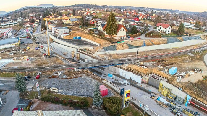 Bahnhof, Straßenunterführung: In Raaba wird alles neu.