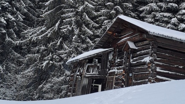 Auf dem Rundweg passiert man immer wieder die typischen alten Maisäße des Montafons (Bild: Bergauer Rubina)