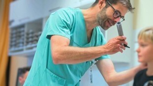 Lediglich SPÖ-Wähler sprechen sich gegen einen entgeltlichen Spitalsbesuch aus.