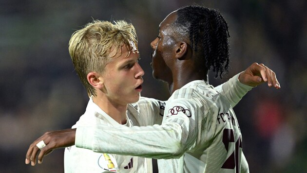 VfB Stuttgart has reached an agreement with Bayern talent Frans Krätzig (left) to terminate his loan contract prematurely. (Bild: AFP/APA/INA FASSBENDER)