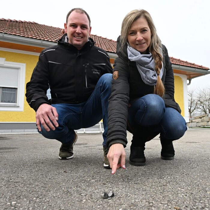 The Westermayr family shows the discovery site.