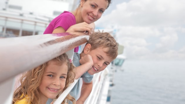 Boat trips are particularly popular with families. (Bild: stock.adobe.com/Losevsky Pavel)