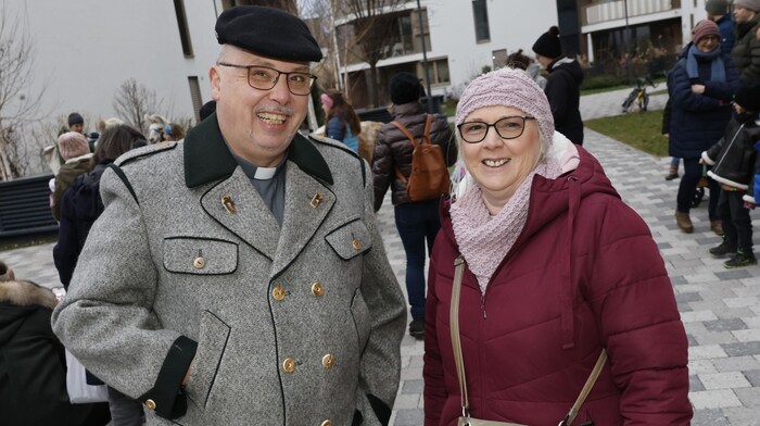 Pfarrer Josef Pletzer und Pfarrassistentin Sabine Rothauer.