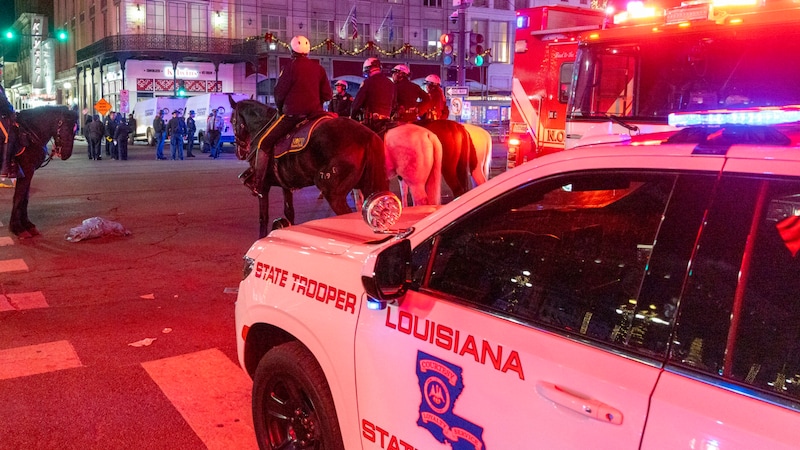 Polizeieinsatz nach den Schüssen Mittwochnacht (Bild: AP/Chris Granger)