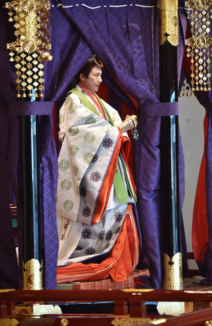 Kaiserin Masako bei der Thronbesteigung