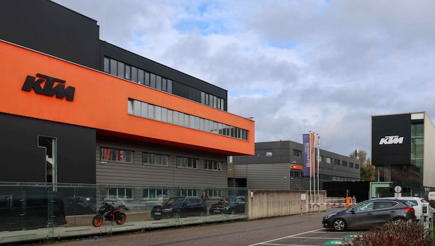 The KTM headquarters in Mattighofen should return to something like normality from Tuesday. (Bild: Scharinger Daniel)