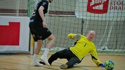 Siegbert Felfernig (re.) stand mit 69 Jahren im Tor.
