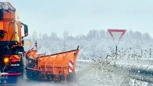 73 Fahrzeuge stehen für 200 Chauffeure des Winterdienstes bereit. (Bild: Evelyn Hronek/Hronek Eveline)