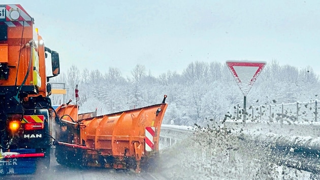 73 Fahrzeuge stehen für 200 Chauffeure des Winterdienstes bereit. (Bild: Evelyn Hronek/Hronek Eveline)