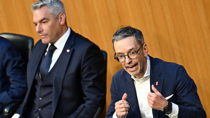 Karl Nehammer (left) should - if the FPÖ has its way - resign following the NEOS' withdrawal ...