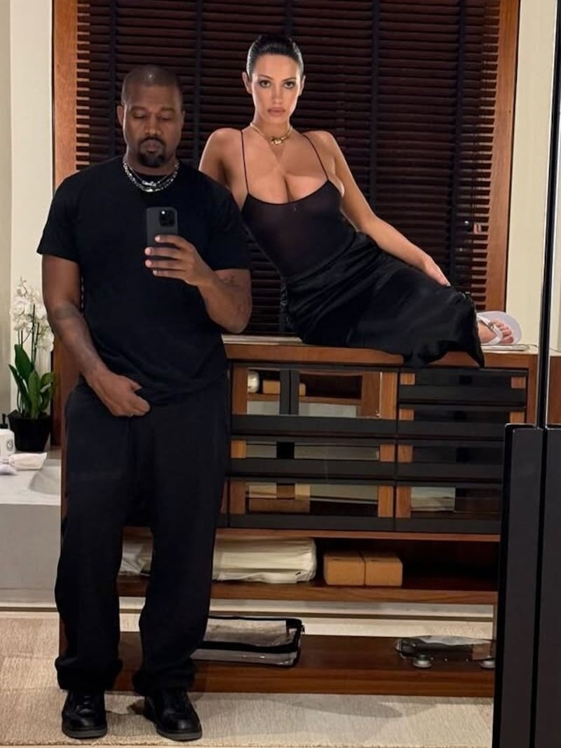 Kanye West mag es, wenn seine Ehefrau in Nackt-Ouftits unterwegs ist – auch 2025 wird sich daran nichts ändern! (Bild: instagram.com/ye)