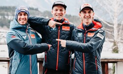 Jan Hörl (Mitte) gewinnt die Quali in Innsbruck. Das ÖSV-Team präsentierte sich erneut stark.