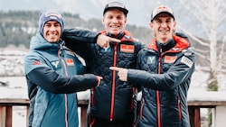 Jan Hörl (Mitte) gewinnt die Quali in Innsbruck. Das ÖSV-Team präsentierte sich erneut stark. (Bild: GEPA pictures)