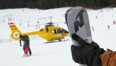 Bei einem Unfall auf der Piste ist jeder verpflichtet, Erste Hilfe zu leisten (Symbolbild).