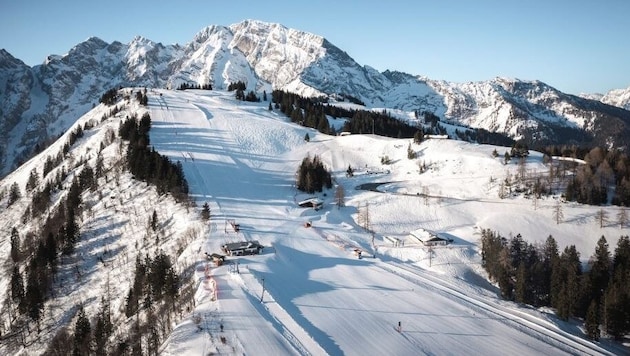 Das kleine Skigebiet an der Grenze zu Salzburg wurde Opfer eines Vandalenakts – die Piste ist aber wieder präpariert (Archivbild) (Bild: Rossfeld.info)