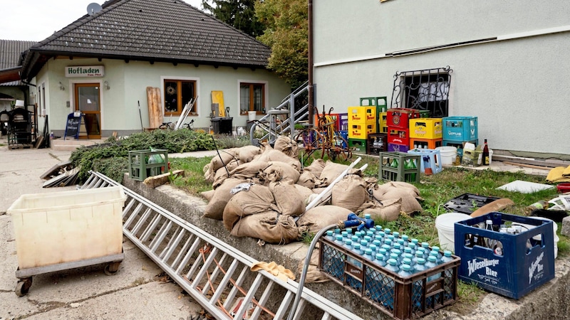 Sandbags were used to fight the flood last September. Incidentally, the Pfiel family provided the land for the long-planned flood protection, but it was never built. (Bild: Imre Antal)