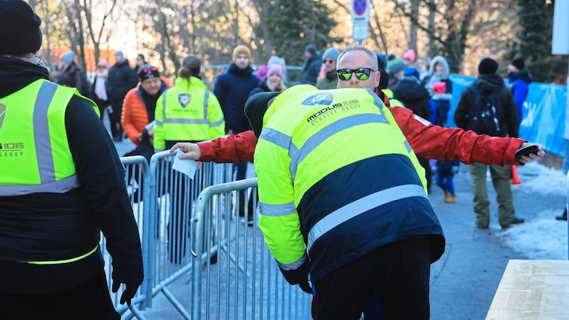 Body checks at the five entrances. (Bild: Birbaumer Christof)