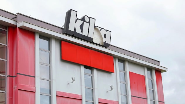 Verwahrlost und leer: Das Kika-Schild auf dem Gebäude spricht Bände
