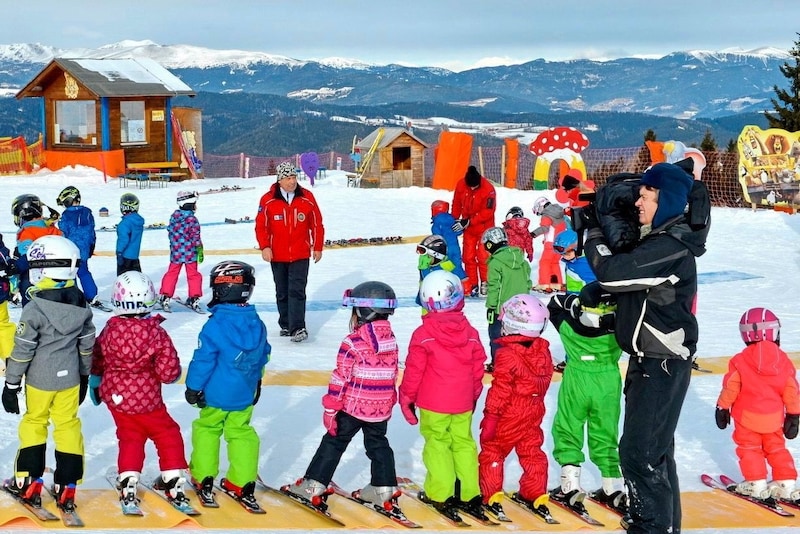 Die Ski-Schule auf der Simonhöhe ist sein ganzer Stolz. (Bild: Ingolf Wachs)