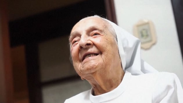 This Brazilian nun is considered the oldest person in the world (Bild: Glomex)