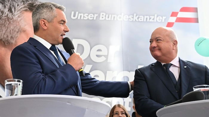 As recently as September, Christian Stocker accompanied his then party leader Karl Nehammer in ...