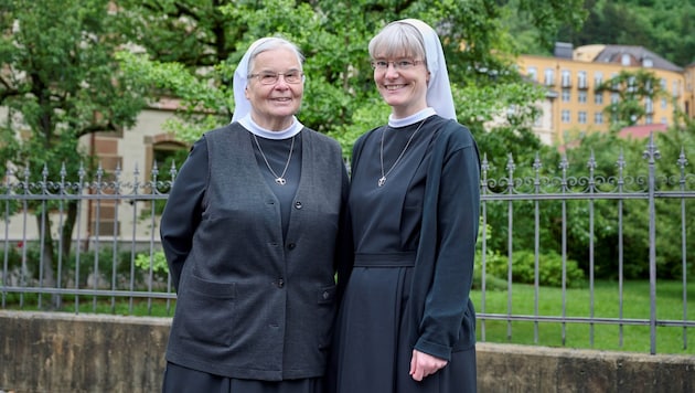 Maria Gerlinde Kätzler (left) was Superior General of the Sisters of Mercy Zams for 27 years. Barbara Flad (right) has now been elected as her successor. (Bild: Barm. Schwe. Zams/Marcel Hagen-studio 22)