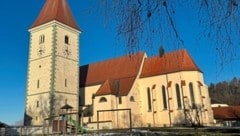 Die romanische Kirche Maria Himmelfahrt in Eberndorf (Bild: Evelyn Hronek)