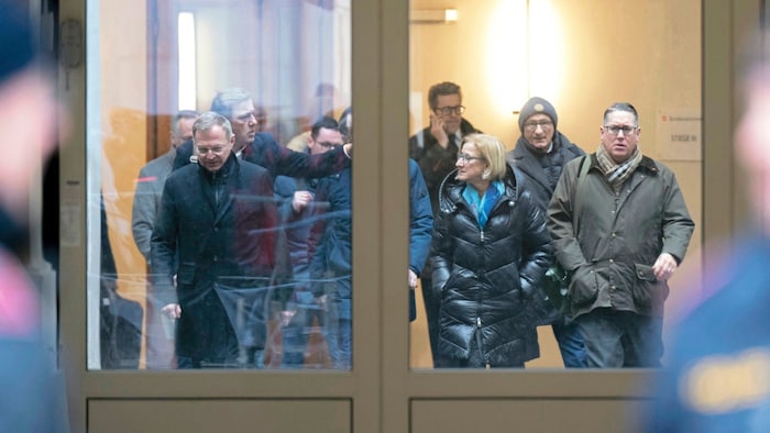Die ÖVP auf dem Weg zur Krisensitzung am Sonntag