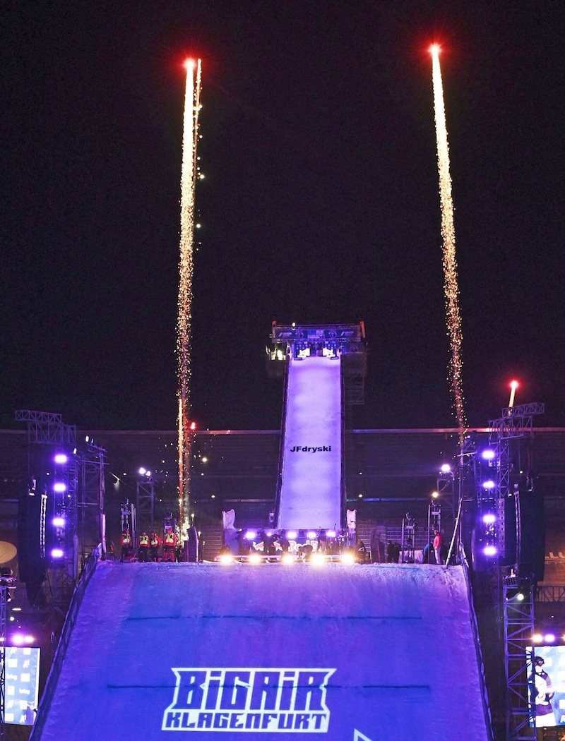 Feuerwerk zur Siegerehrung (Bild: Pessentheiner)