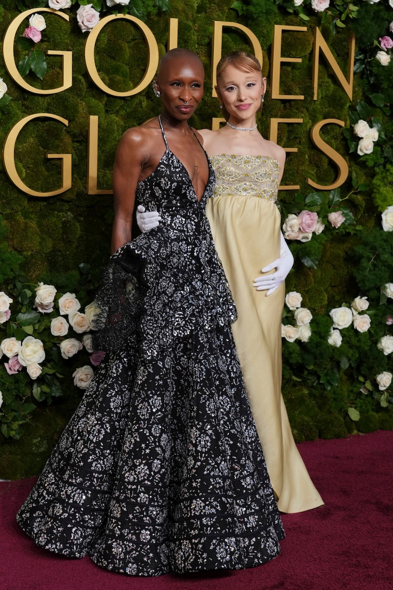 Cynthia Erivo and Ariana Grande on the red carpet (Bild: picturedesk.com/Jordan Strauss / AP)