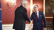Bundespräsident Alexander Van der Bellen gab FPÖ-Chef Herbert Kickl den ...
