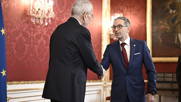 Federal President Alexander Van der Bellen gave FPÖ leader Herbert Kickl the task of forming a government. (Bild: Antal Imre/Imre Antal)