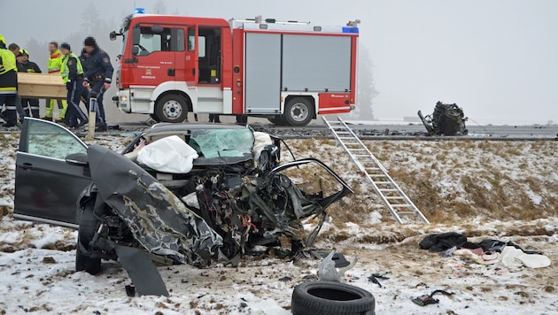 The wrecked vehicles were literally torn apart, with the engine block and other parts simply ripped out. (Bild: BFK WT/St. Mayer)