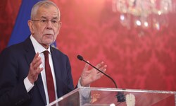 Blau ortet „gute Gespräche“, Schwarz hat „Diskussionsbedarf“ – und Alexander Van der Bellen ...