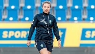 Lisa Alzner feierte gegen LASK ihre Liga-Premiere als SKN-Cheftrainerin.  (Bild: Raimund Nics / in.the.game.of.light)