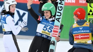 Nika Prevc, Eva Pinkelnig und Katharina Schmid (Bild: APA/BARBARA GINDL)