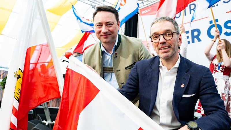 Manfred Haimbuchner and FPÖ Federal Chairman Herbert Kickl (right) (Bild: Werner Kerschbaummayr/FOTOKERSCHI / KERSCHBAUMMAYR)