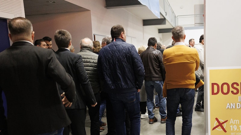 Besucherinnen und Besucher in Oberwart (Bild: APA/Erwin Scheriau)