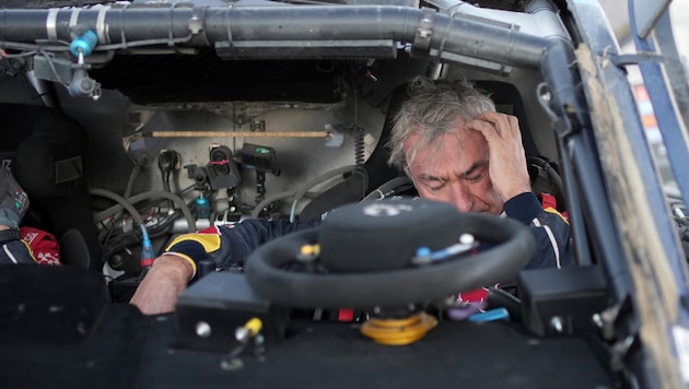 Frust bei Carlos Sainz (Bild: Copyright 2025 The Associated Press. All rights reserved)