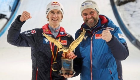 Titelverteidiger Daniel Tschofenig und Cheftrainer Andreas Widhölz.